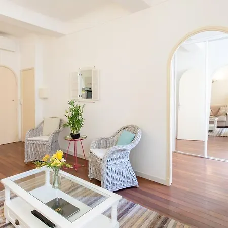 C17 2p Port Palais & Croisette 8mins Walk Balcony Apartment Cannes