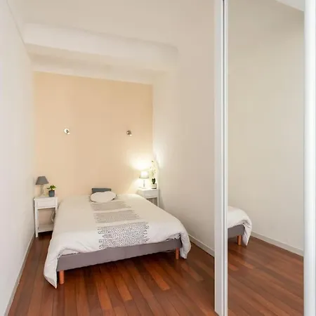 C17 2p Port Palais & Croisette 8mins Walk Balcony Apartament
